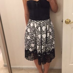 Ann Taylor skirt. Fits S